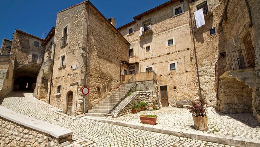pueblos medievales de italia Santo Stefano Di Sessanio